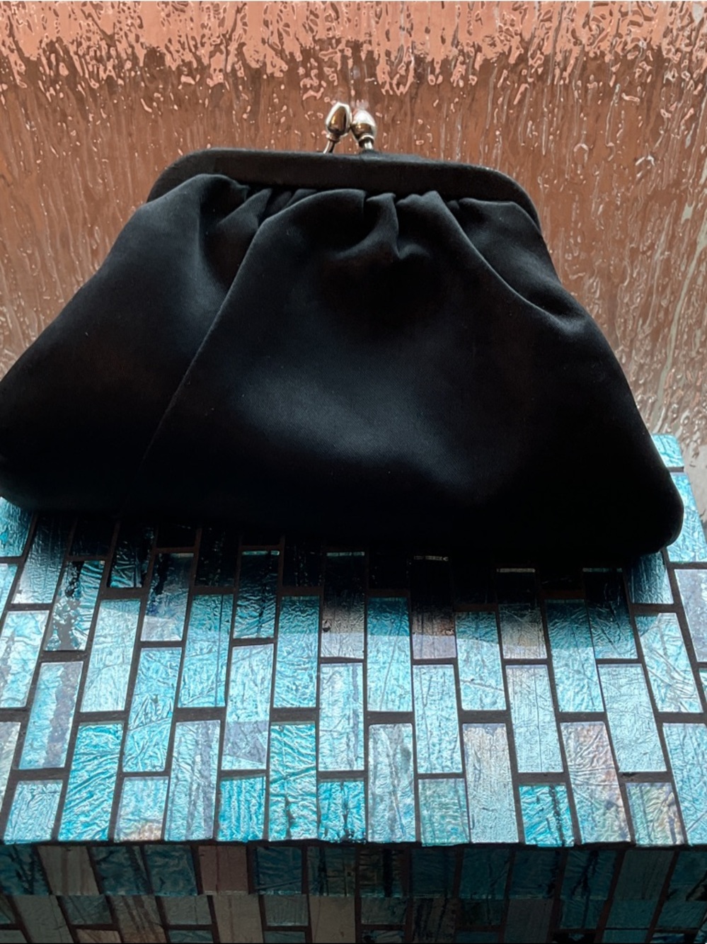 Valerie Stevens Black Velvet Kiss-Lock Wristlet Clutch